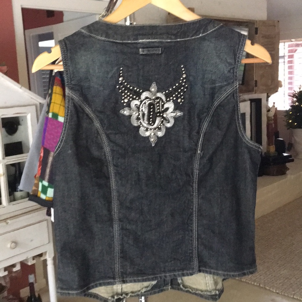 Vest - Picture 2 of 2
